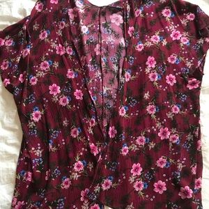 Red and pink floral short sleeve kimono